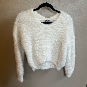 Super soft white long sleeved sweater